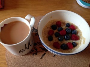 Porridge with berries